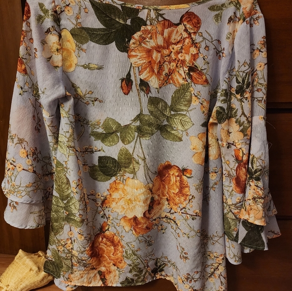 Shirt - Picture 2 of 2